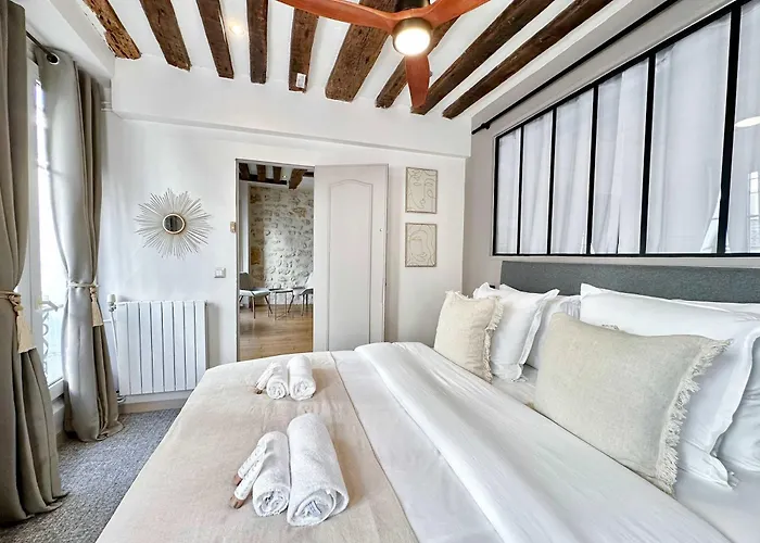 Spacious Family Flat - Le Marais * Paryż